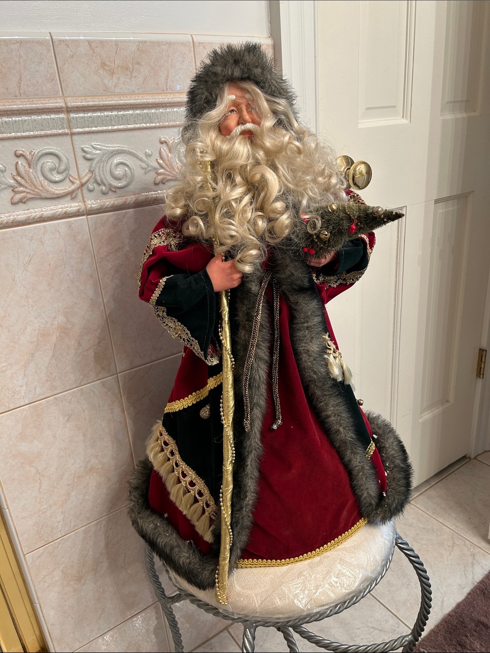 Mantle Santa